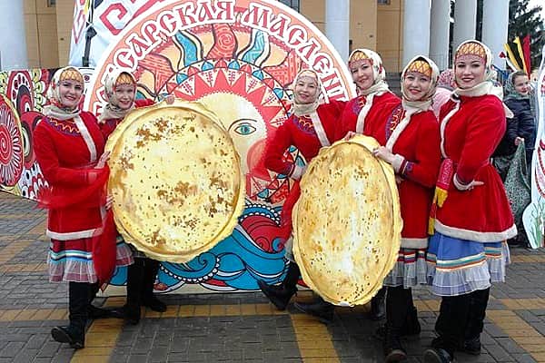 С 20 февраля в Чебоксарах стартуют масленичные гуляния. На Красной площади в Чебоксарах покажут масленичные представления по мотивам сказок.