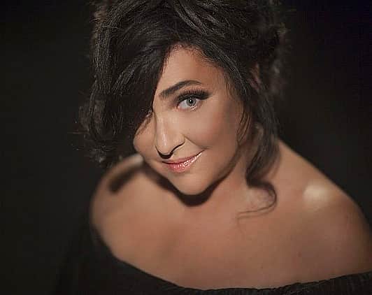 23 июня в Чебоксарах на площадке перед ТРК «Контур» Лолита Милявская. Вход свободный.