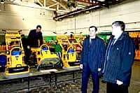 15 марта на базе Канашского завода технологической оснастки состоялся отраслевой практический семинар «Ознакомление конечного потребителя с работой КЗТО – производителя дорожной техники торговой марки (фото №15).