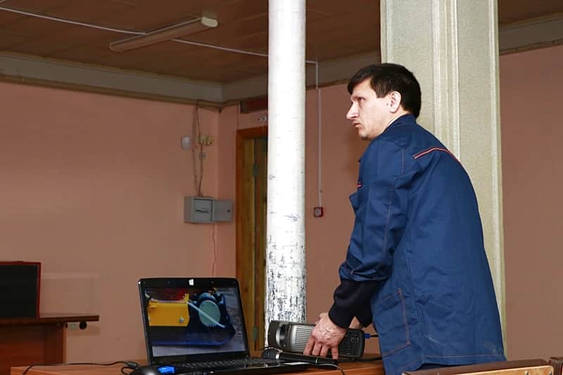 15 марта на базе Канашского завода технологической оснастки состоялся отраслевой практический семинар «Ознакомление конечного потребителя с работой КЗТО – производителя дорожной техники торговой марки.