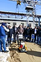 15 марта на базе Канашского завода технологической оснастки состоялся отраслевой практический семинар «Ознакомление конечного потребителя с работой КЗТО – производителя дорожной техники торговой марки (фото №20).