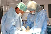 15 ноября состоялось знаковое событие для истории онкологической службы Чувашии. В новом хирургическом корпусе онкологического диспансера врачи провели первые операции (фото №4).