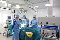 15 ноября состоялось знаковое событие для истории онкологической службы Чувашии. В новом хирургическом корпусе онкологического диспансера врачи провели первые операции (фото №5).