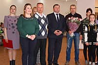 16 мая 2017 года во Дворце бракосочетаний города Канаш супруги Григорьевы Владимир Яковлевич и Дина Федоровна отпраздновали изумрудный юбилей супружеской жизни (фото №3).