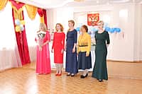 16 мая 2017 года во Дворце бракосочетаний города Канаш супруги Григорьевы Владимир Яковлевич и Дина Федоровна отпраздновали изумрудный юбилей супружеской жизни (фото №10).