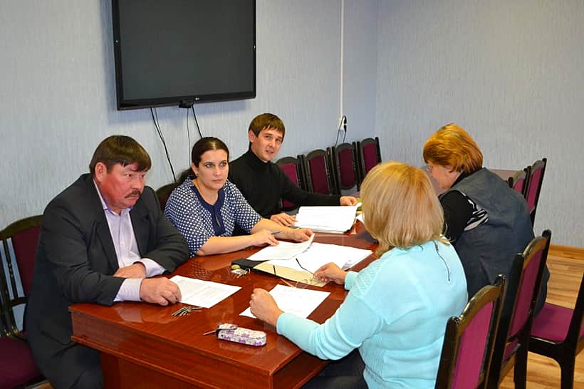 16 октября 2015 г. в администрации Канашского района состоялось заседание жилищной комиссии Канашского района.