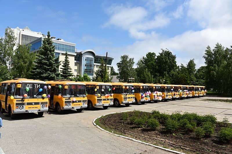 17 школ Чувашской Республики получили новые автобусы.