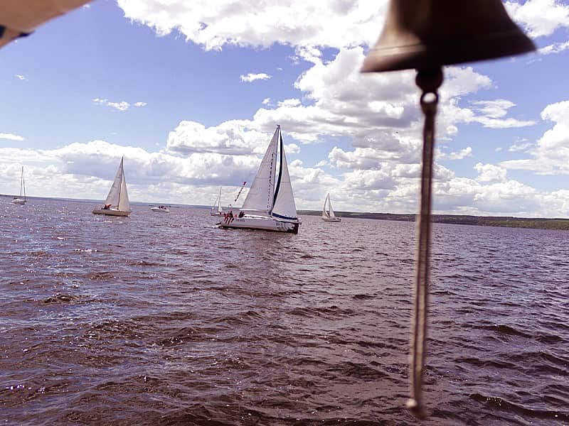 19 и 20 августа в рамках празднования Дня города на акватории Чебоксарского водохранилища реки Волга пройдет открытый чемпионат по парусному спорту «Парусная регата».