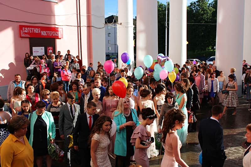 214 выпускников покинули школы г. Канаш.