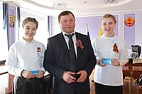 22 апреля в г. Канаш, как и по всей России, торжественно дан старт акции "Георгиевская ленточка" (фото №1).