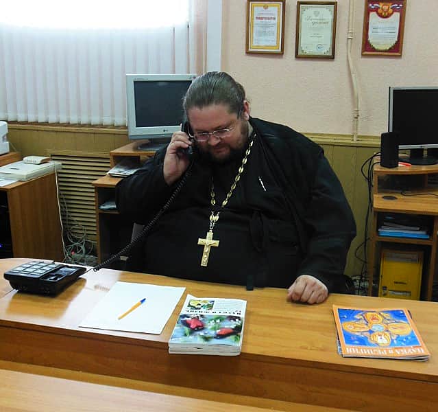 30 апреля 2015 г. состоялась очередная телефонная «Прямая линия» с участием священника храма «Всех скорбящих Радость» города Канаш.