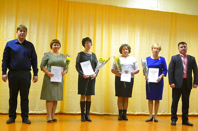4 октября работники образования Канашского района отметили свой профессиональный праздник.