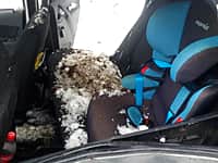 5 декабря возле деревни Кармамеи Канашского района, произошло лобовое столкновение иномарок "Hyundai Accent" и "Reno Logan" (фото №4).