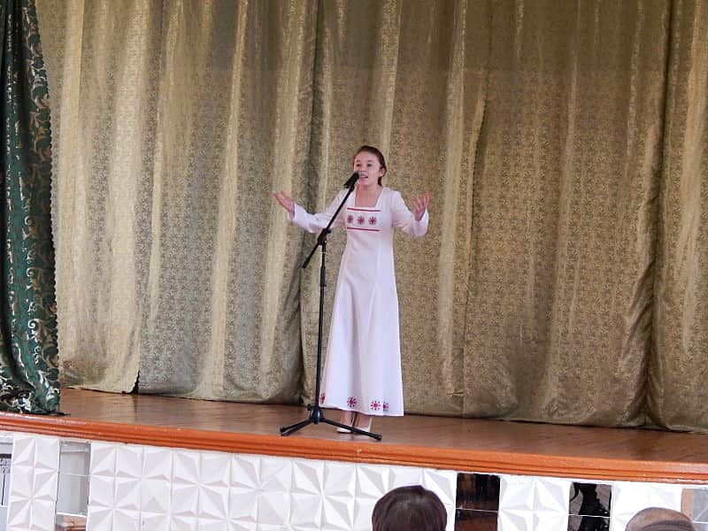 6 учащихся школ Канашского района примут участие в республиканском конкурсе художественного слова имени народной артистки СССР Веры Кузьминой.