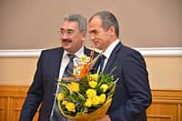 Абсолютным большинством голосов Алексей Ладыков утвержден на должность главы администрации г. Чебоксары (фото №1).