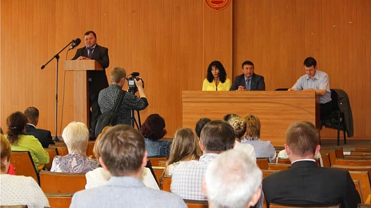 В актовом зале администрации города Канаш состоялось рабочее совещание, посвященное Дню малого и среднего предпринимательства.
