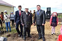 В д. Алешево Канашского района открыли новый памятник защитникам Родины (фото №2).