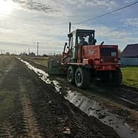 В деревнях Асхва и Большие Бикшихи Асхвинского сельского поселения стартовал долгожданный ремонт грунтовых дорог. (фото №8).