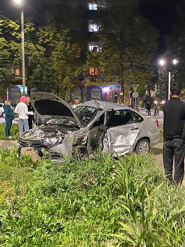 В Канаше устанавливаются обстоятельства аварии со смертельным исходом.