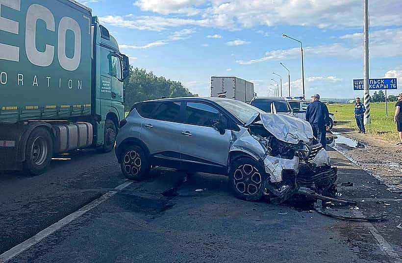 В аварии в Канашском районе с четырьмя погибшими виноват уснувший нелегальный таксист.