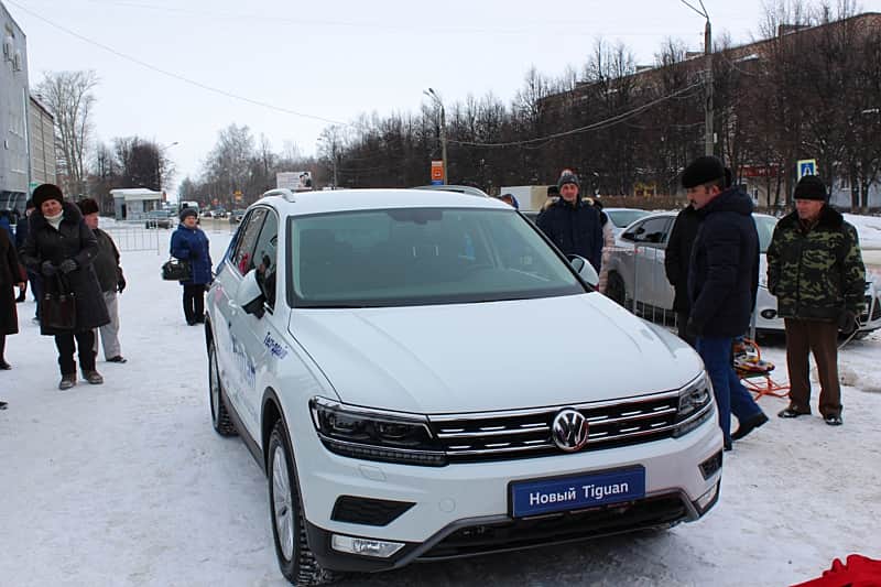 Автопраздник состоялся в городе Канаш. Для канашцев устроители праздника приготовили сюрприз, был презентован новый volkswagen tiguan.