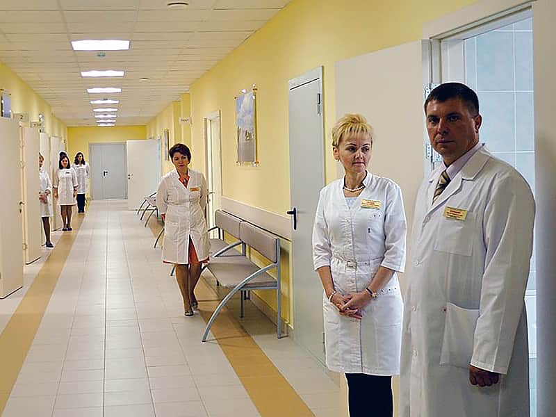 Не больше шести раз. В Чувашии главврачам ограничили размеры зарплат.