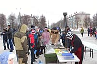 На центральной площади г. Канаш прошел праздник ко Дню защитника Отечества (фото №2).