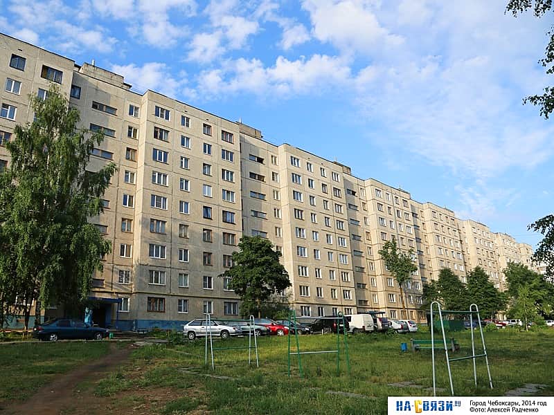 В Чебоксарах 75-летняя пенсионерка провалилась в шахту лифта.