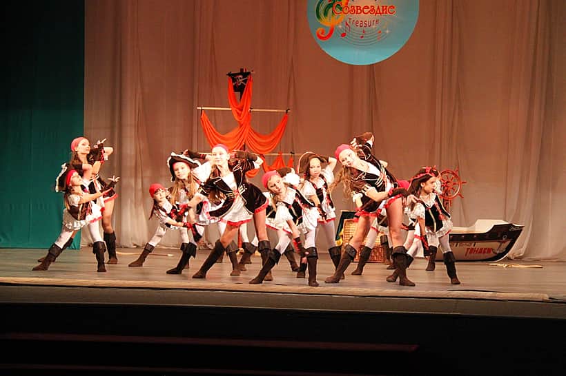 В Чебоксарах открыт набор детей 4-5 лет для занятий спортивными танцами. Занятия будет проводить Мастер спорта России по спортивной гимнастике.