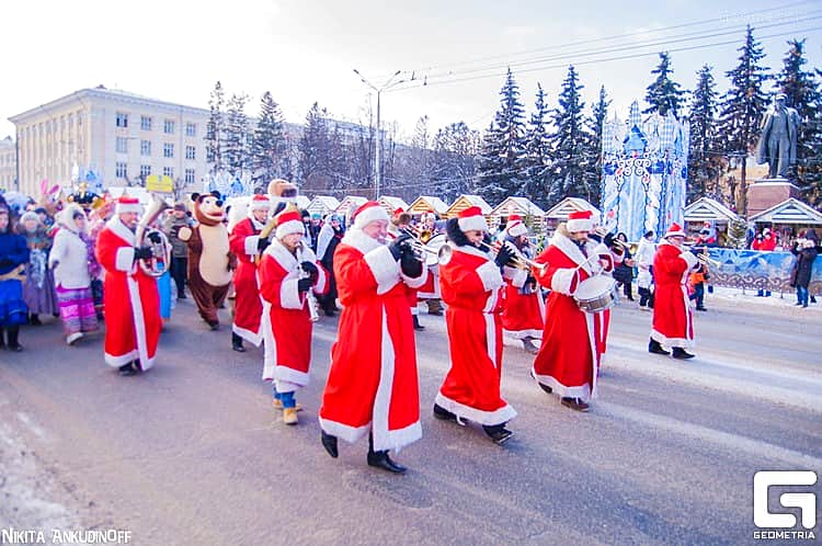 Чебоксары ожидает нашествие "ВСЕНАШЕСТВИЯ". Все желающие смогут стать частью шествия новогодних персонажей.