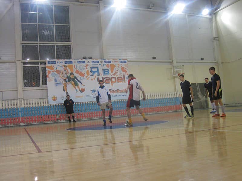 Чемпионат города Канаш по мини-футболу сезона 2015 года вступает в решающую фазу.