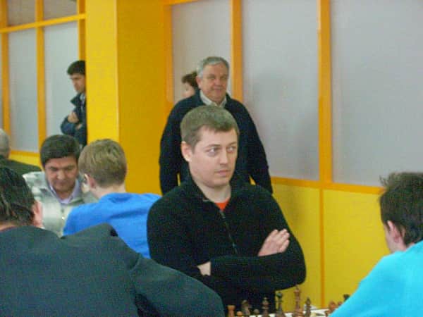 В чемпионате Чувашской Республики по "быстрым шахматам" среди мужчин и женщин приняли участие представители города Канаша.