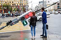 Число пострадавших при урагане в Москве приблизилось к 170. Погибли из-за стихии 11 человек (фото №3).