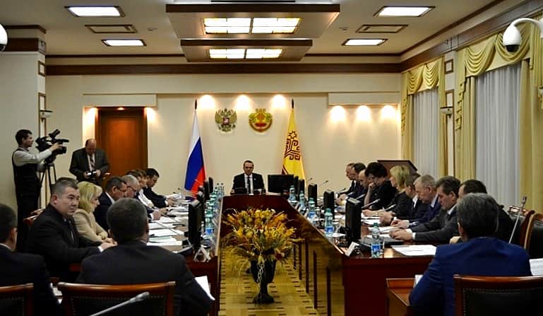 В Чувашии начнут производить танк-контейнеры. В Доме Правительства состоялось заседание Совета по улучшению инвестиционного климата.