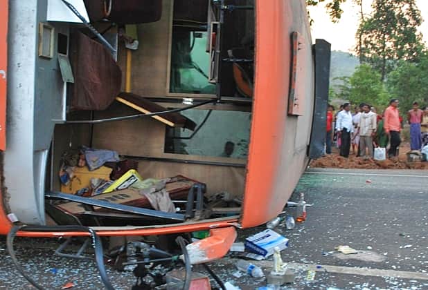 В Чувашии опрокинулись два автобуса – ранены 20 человек.