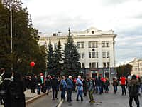 В день рождения Путина в Чебоксарах прошел пикет за Навального (фото №2).