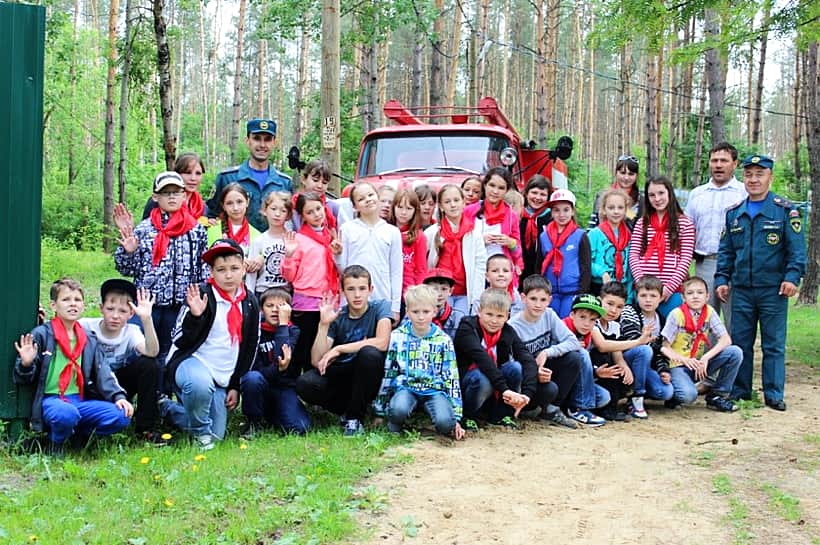 В детском оздоровительном лагере "Космонавт" прошел тематический день "Осторожно огонь!".