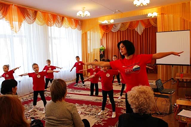 В детском саду №7 города Канаш состоялся городской семинар-практикум «Кинезиологические упражнения для детей дошкольного возраста».