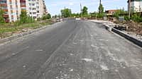Длившаяся в течение двух лет неразбериха по поводу реконструкции автодороги на улице Ильича наконец-то приобрела осязаемые черты (фото №1).