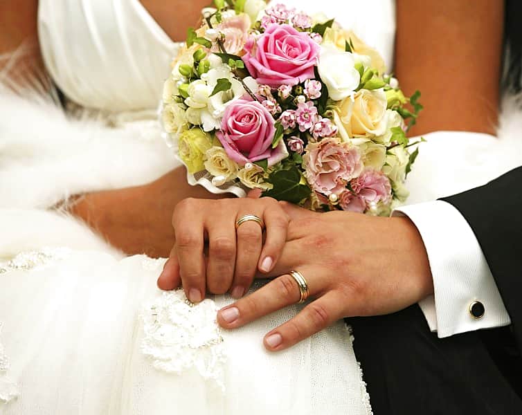 В дни празднования Дня города во Дворце бракосочетаний города Канаш зарегистрировались 19 влюбленных пар.