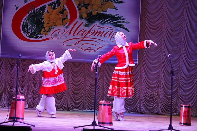 Во Дворце культуры г. Канаш прошёл праздничный концерт, посвященный Международному женскому дню.