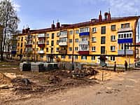 Работы по благоустройству дворовых территорий многоквартирных домов начаты в Канаше (фото №7).