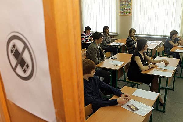 Экс-замминистра образования Чувашии заподозрили в растрате при закупке «заглушек» на ЕГЭ.