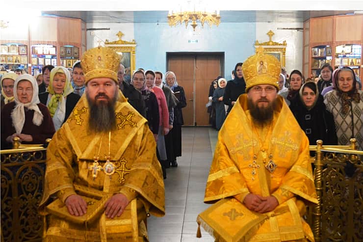 Епископ Канашский и Янтиковский Преосвященный Стефан провел Богослужение в шестую годовщину архиерейской хиротонии.