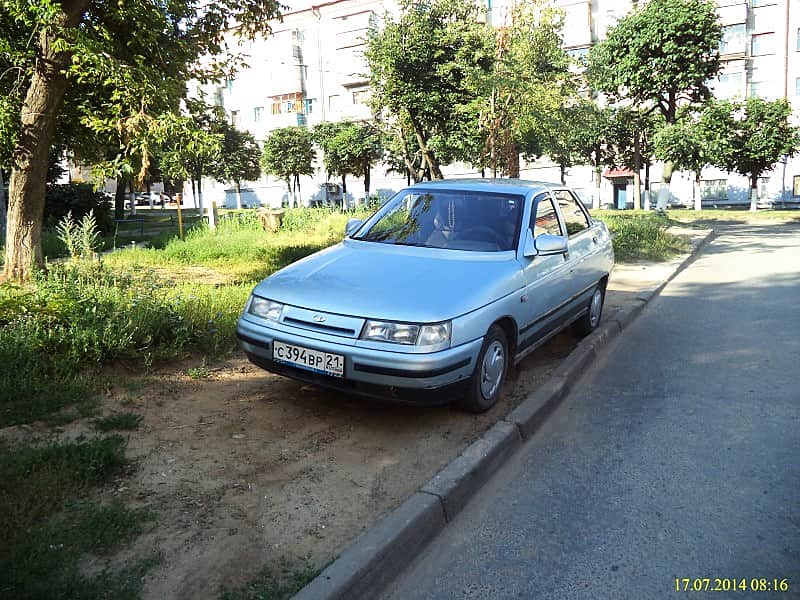Газон – не место для автомобиля: об административной ответственности за нарушение правил парковки.