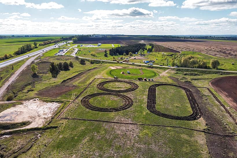 В Чувашии создан геоглиф "80".