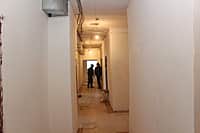 Глава администрации города Канаш В.В. Софронов ознакомился с ходом работ по реконструкции здания детской поликлиники (фото №8).