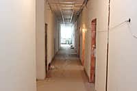 Глава администрации города Канаш В.В. Софронов ознакомился с ходом работ по реконструкции здания детской поликлиники (фото №10).