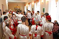 Глава администрации г. Канаш открыл выставку "Дети России-2015" (фото №16).