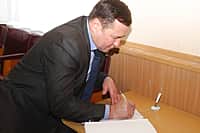 Глава администрации г. Канаш открыл выставку "Дети России-2015" (фото №17).